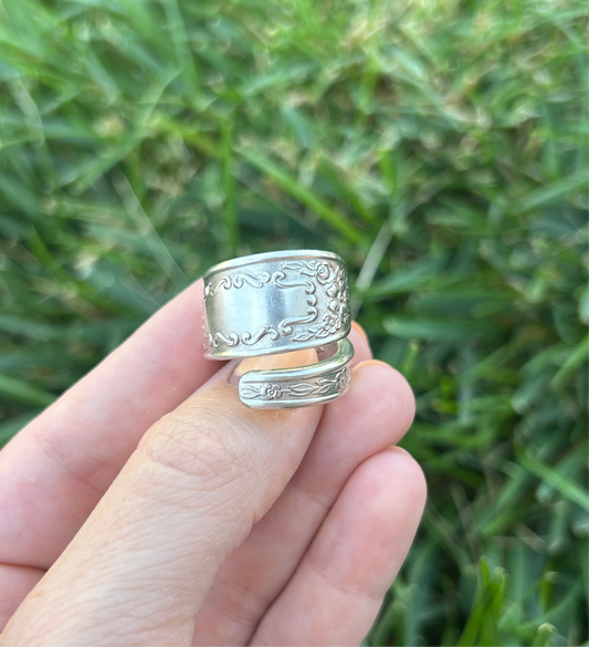 Floral Frame Wrap Spoon Ring