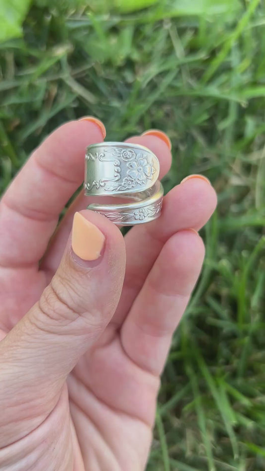 Floral Frame Wrap Spoon Ring