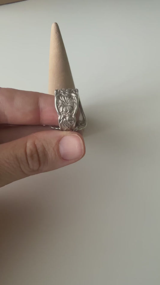 Grenoble-Gloria Spoon Ring